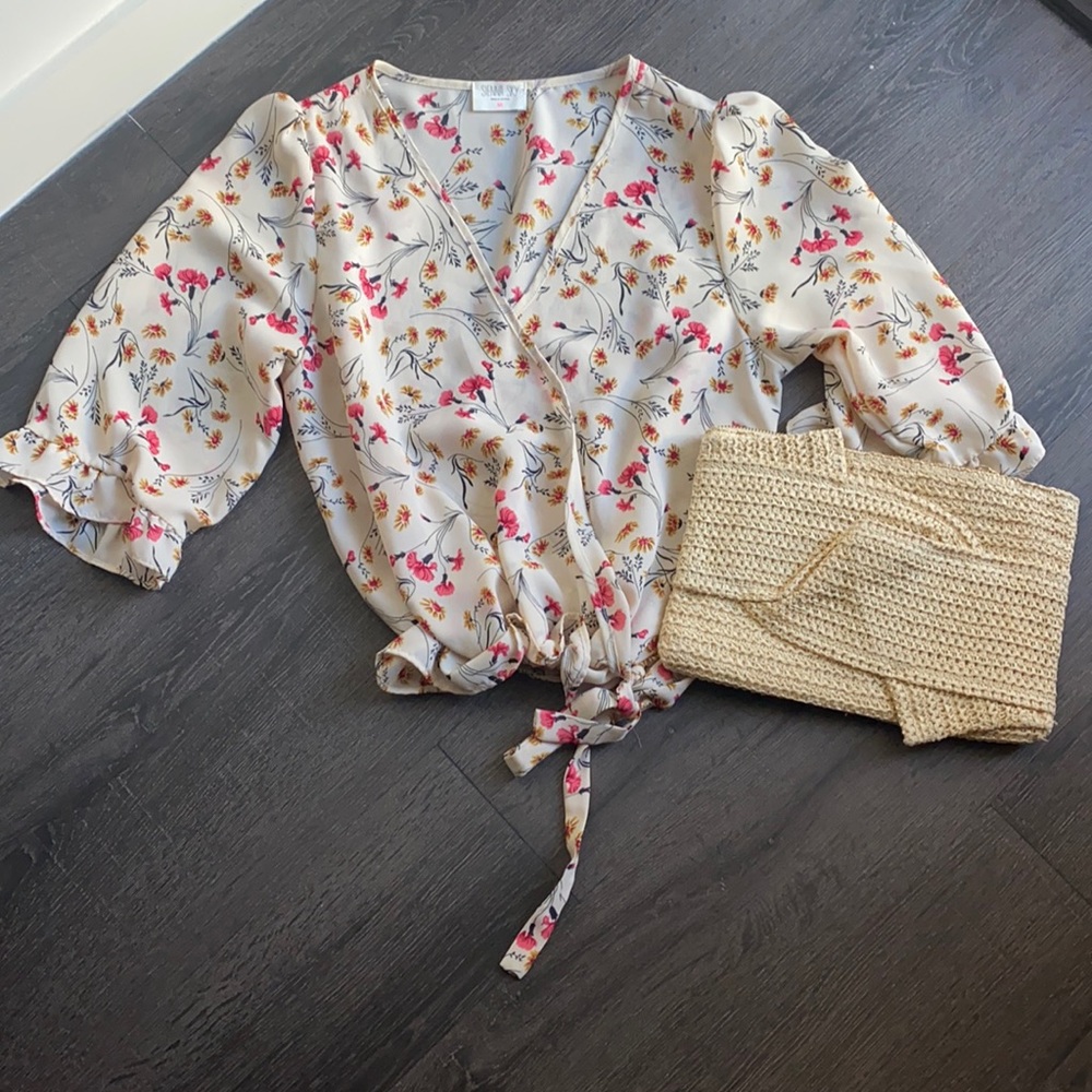 Brand new!   Floral blouse
